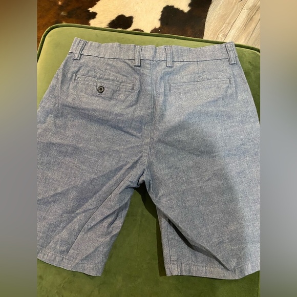 Old navy light blue denim look mens shorts - Picture 2 of 2